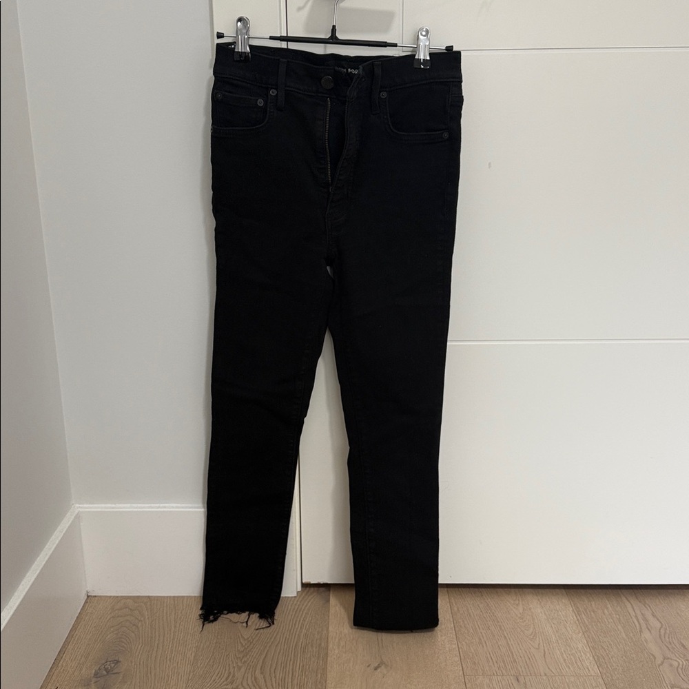 Denim Forum size 26 High Rise Skinny Crop Jeans in Black